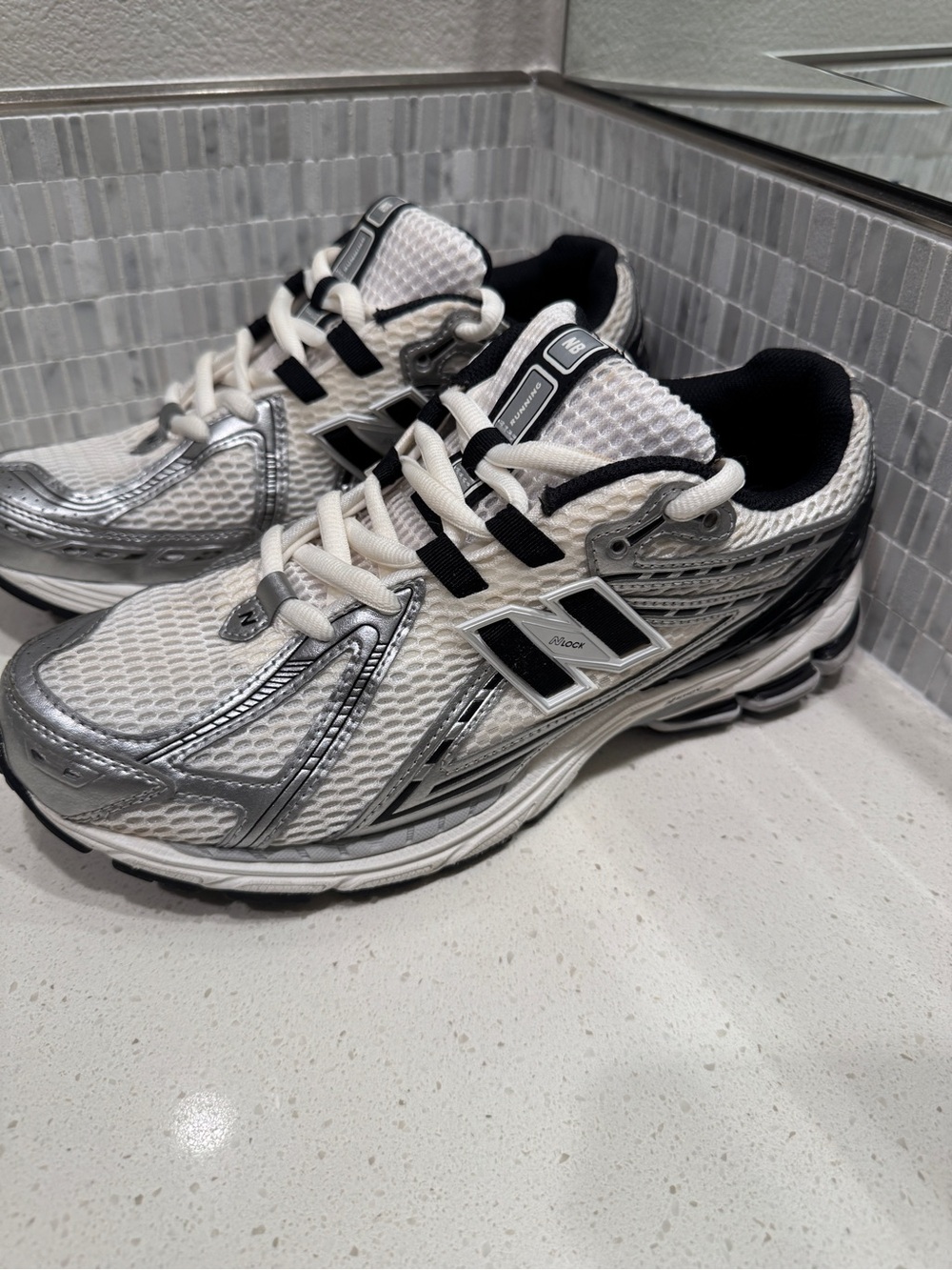 New Balance 1906R
